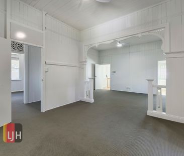 MASSIVE TOP FLOOR, 1 BEDROOM APARTMENT IN KEDRON - Photo 6