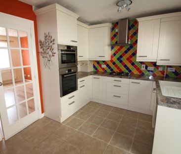 2 bedroom terraced house to rent - Photo 2