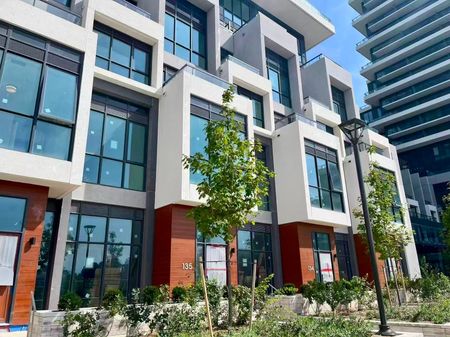 For Lease - 20 Inn On The Park Drive Unit# 443, Toronto, Ontario - Photo 3