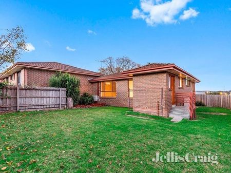 3/15 Lambourn Road, Watsonia - Photo 4