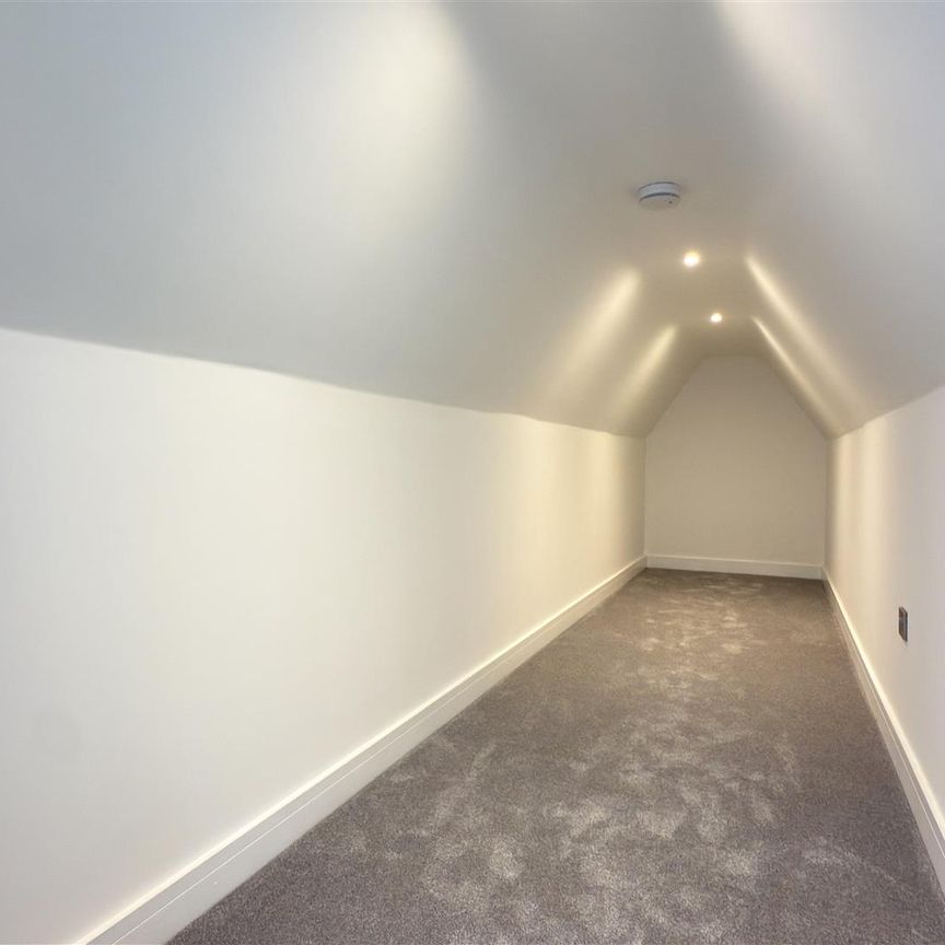 3 Bedroom Apartment - Penthouse - Photo 1
