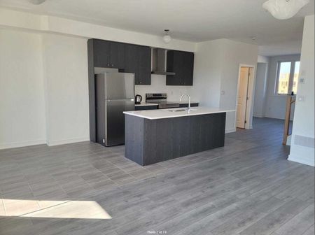 For Lease - 35 Blue Forest Crescent, Barrie, Ontario - Photo 4