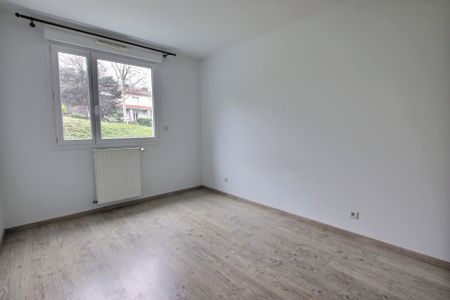 Location Appartement 3 pièces 67m² CHAMALIERES 63400 - Photo 2