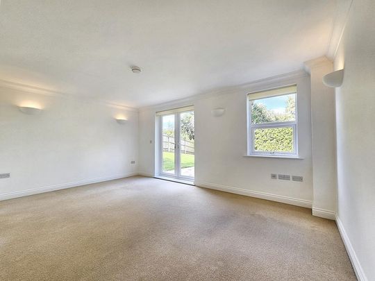 2 bedroom maisonette to rent - Photo 1