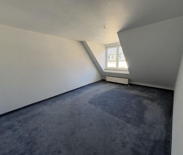 Zwei- Raum- Dachgeschosswohnung im Herzen von Zwickau - Photo 1