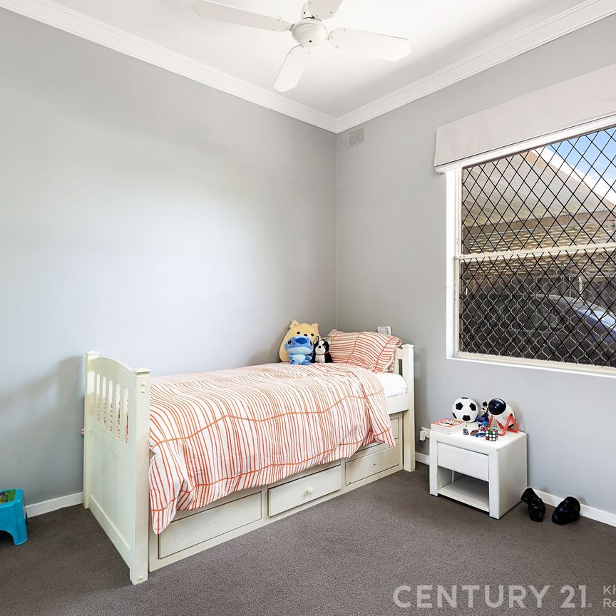 Spacious Family Home Ready for Min 12-Months Lease&excl; - Photo 1