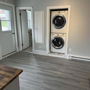 Immeuble - 866 à 882 Short 5 1/2 à Louer - Photo 2