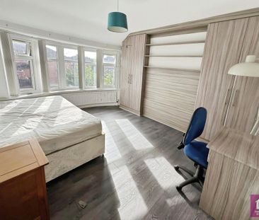 4 bedroom semi-detached house to rent - Photo 1