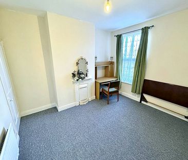 Semi-detached house to rent on - Photo 4