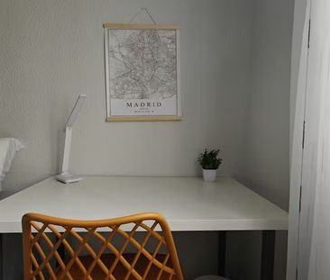 Vía Lusitana, Madrid, Community of Madrid 28025 - Photo 6