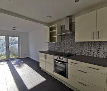 3 bedroom terraced house to rent - Photo 2