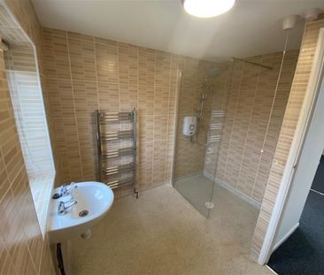 3 bedroom semi-detached house to rent - Photo 3