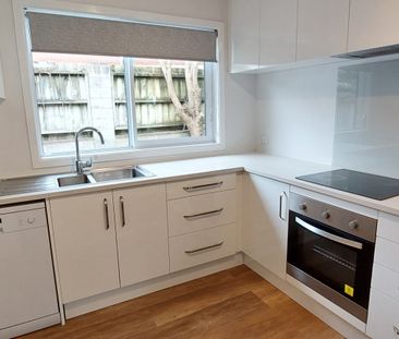 Fully renovated home, includes water and lawns - Photo 6