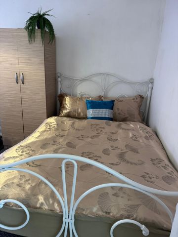 Room in a Shared Flat, Harts Lane, IG11 - Photo 2