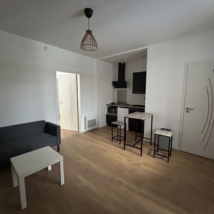 Location Appartement 1 pièce 31m² LE CREUSOT 71200 - Photo 1