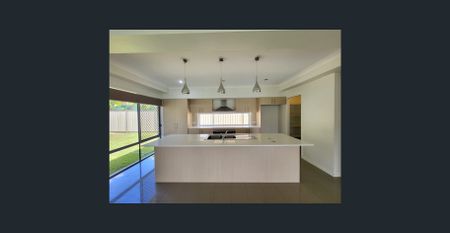 52 McGarry Street, Eight Mile Plains, Qld 4113 - Photo 5