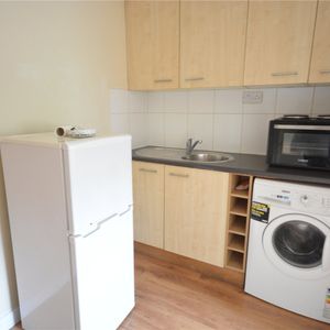 High Street, Sutton, SM1 1QE - Photo 2