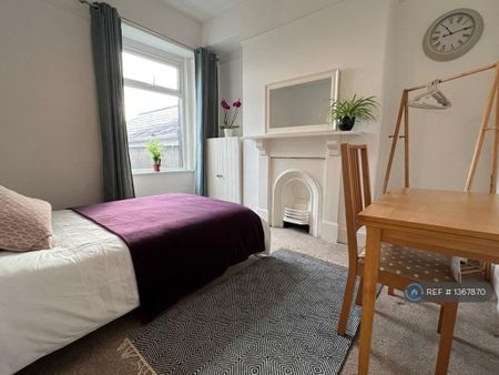 1 bedroom in a house share to rent - Photo 5