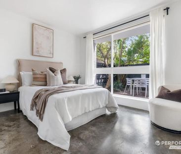 Boutique Beauty in a Blue-Chip Locale - Photo 6