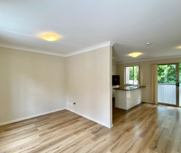 2-bedroom Modern Townhouse in great location - Photo 1