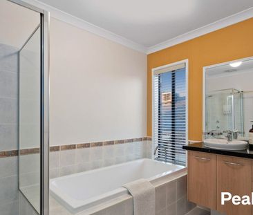 Grand Family Home - Photo 6