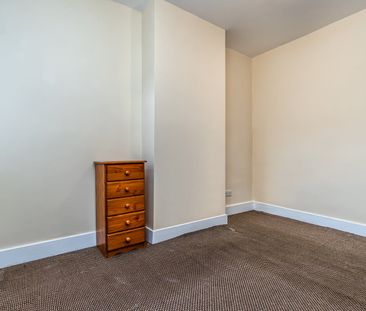 2 Bed Flat, Cambus Road, E16 - Photo 4