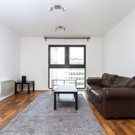 LANDMARK PLACE CARDIFF CITY CENTRE FULLY FURNISHED ONE BEDROOM APARTMENT - Photo 1