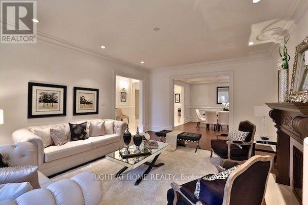 For Lease - 11 York Road, Toronto, Ontario - Photo 1