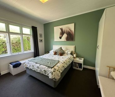 Charming 4 bedroom home with stunning views!!! - Photo 3