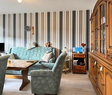 Gemütliche 2ZKB Dachgeschosswohnung mit EBK & Balkon in zentraler S... - Foto 1