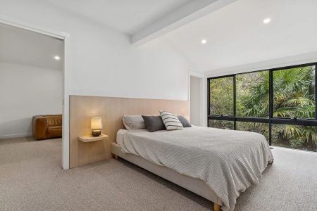Beautifully Renovated Serene Family Home - Photo 3