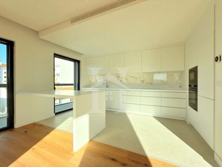 1 room luxury Flat for rent in Carcavelos e Parede, Cascais, Lisbon - Photo 3