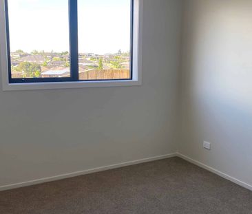 Sunny 4-bedroom Home for Rent! - Photo 4