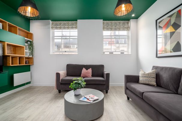 Park Street Room 2 - Photo 1