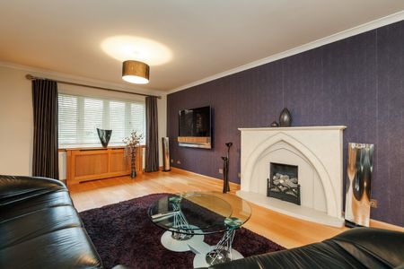 4 bedroom detached house to rent - Photo 5