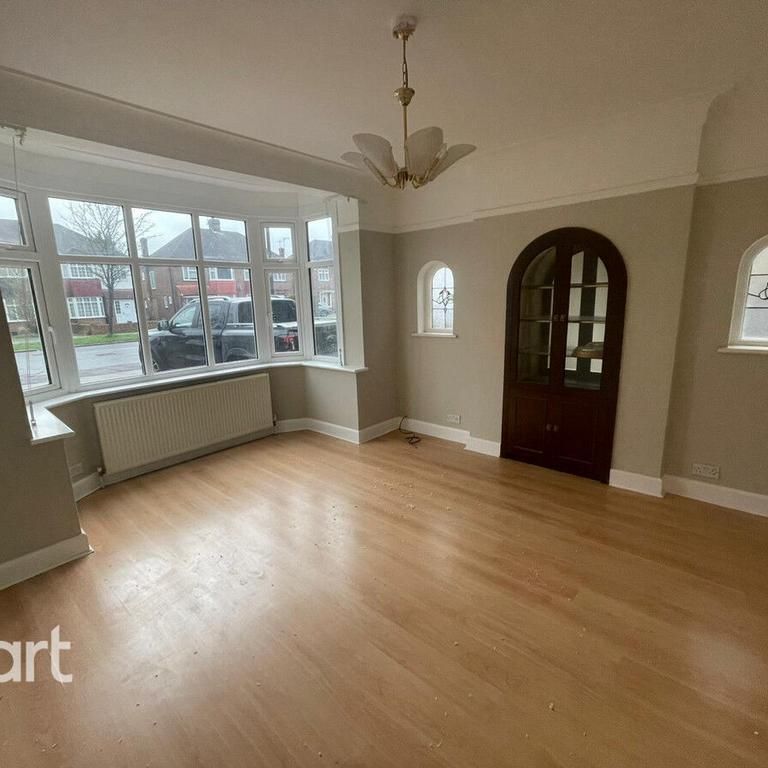 3 bedroom semi-detached house to rent - Photo 1