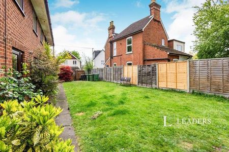 Stoughton Area, North Guildford, GU2 - Photo 2
