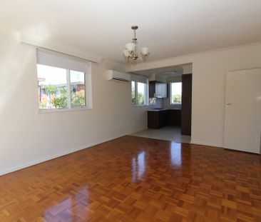 LUXURY ELWOOD LIVING - Photo 4