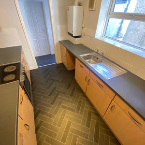 2 bed terraced house to rent in Napier Street, Darlington - Photo 2