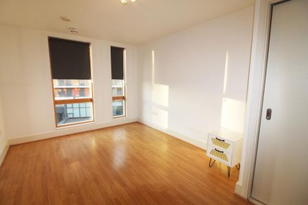 1 bedroom flat to rent - Photo 2