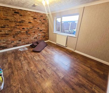 4 bedroom terraced house to rent - Photo 3