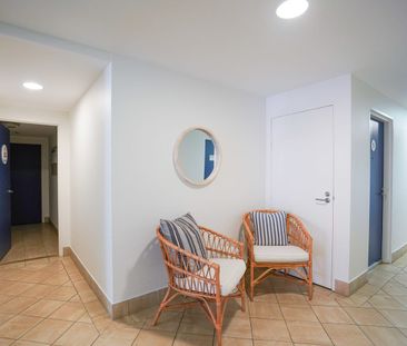 COURTYARD HAVEN 30 STEPS TO THE BEACH! - Photo 5