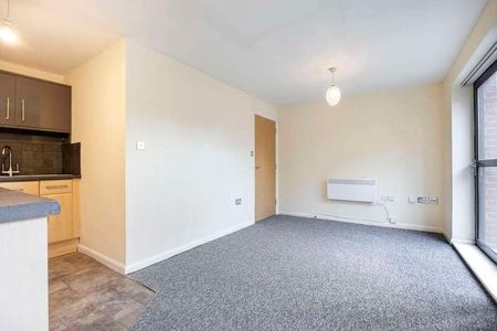 St. Georges Terrace, Cheltenham, GL50 - Photo 2