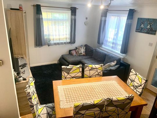 2 bedroom house to rent - Photo 1