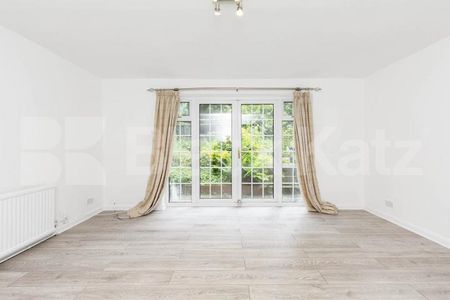 2 bedroom 2 bathroom maisonette with garden located close to Highgate station - Photo 4