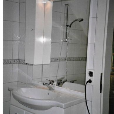 Helle Dachgeschoßwohnung in Linz: 3 Zimmer, Balkon und moderne Ausstattung! - Photo 1