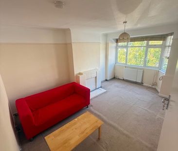 2 Bed Flat, Grosvenor Road, N3 - Photo 1