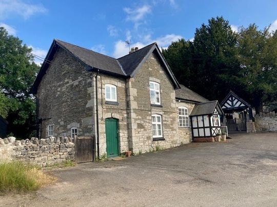 School House, Llanelidan - Photo 1