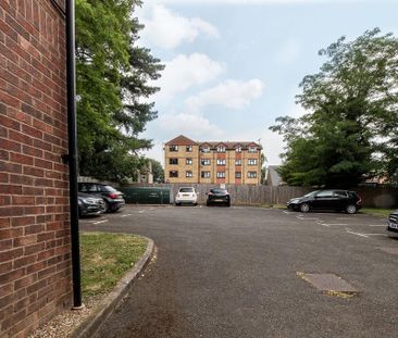 Ground floor flat to rent - Photo 4