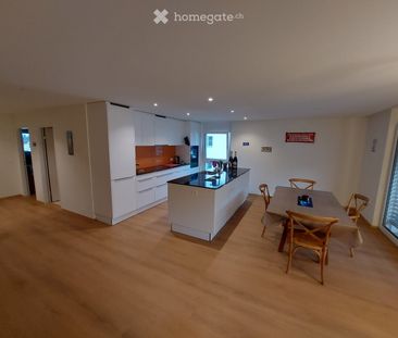neuwertige sonnige 4 1/2 Zi. Wohnung - Photo 2